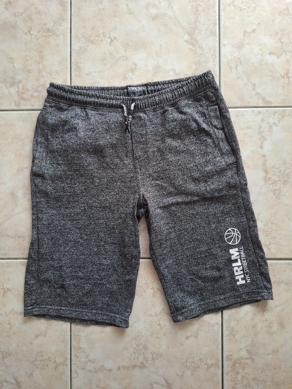 C&A Hosen: Jungen Shorts, Gr. 164, schwarz/grau – Gebraucht aus Starrkirch-Wil von LucyDog