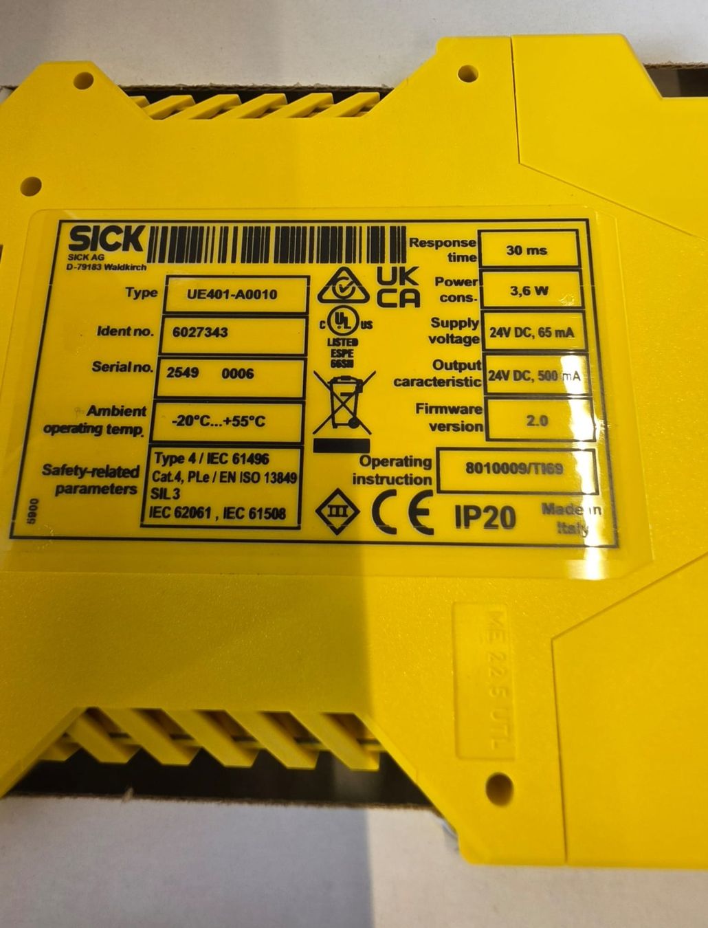 Componenti elettronici: * NEU SICK UE401-A0010 Safety Relay Controller 24V DC SIL3 C – Nuovo e nell'imballaggio originale da Fraubrunnen venduto da wol_ql9p