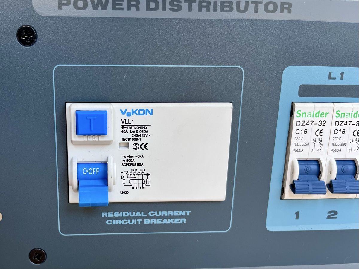 Alimentazione elettrica: Tableau électrique Triphasé WORK 32A 6x T23 / Rack 19" – Usato da Genève venduto da RVA_GVA 5