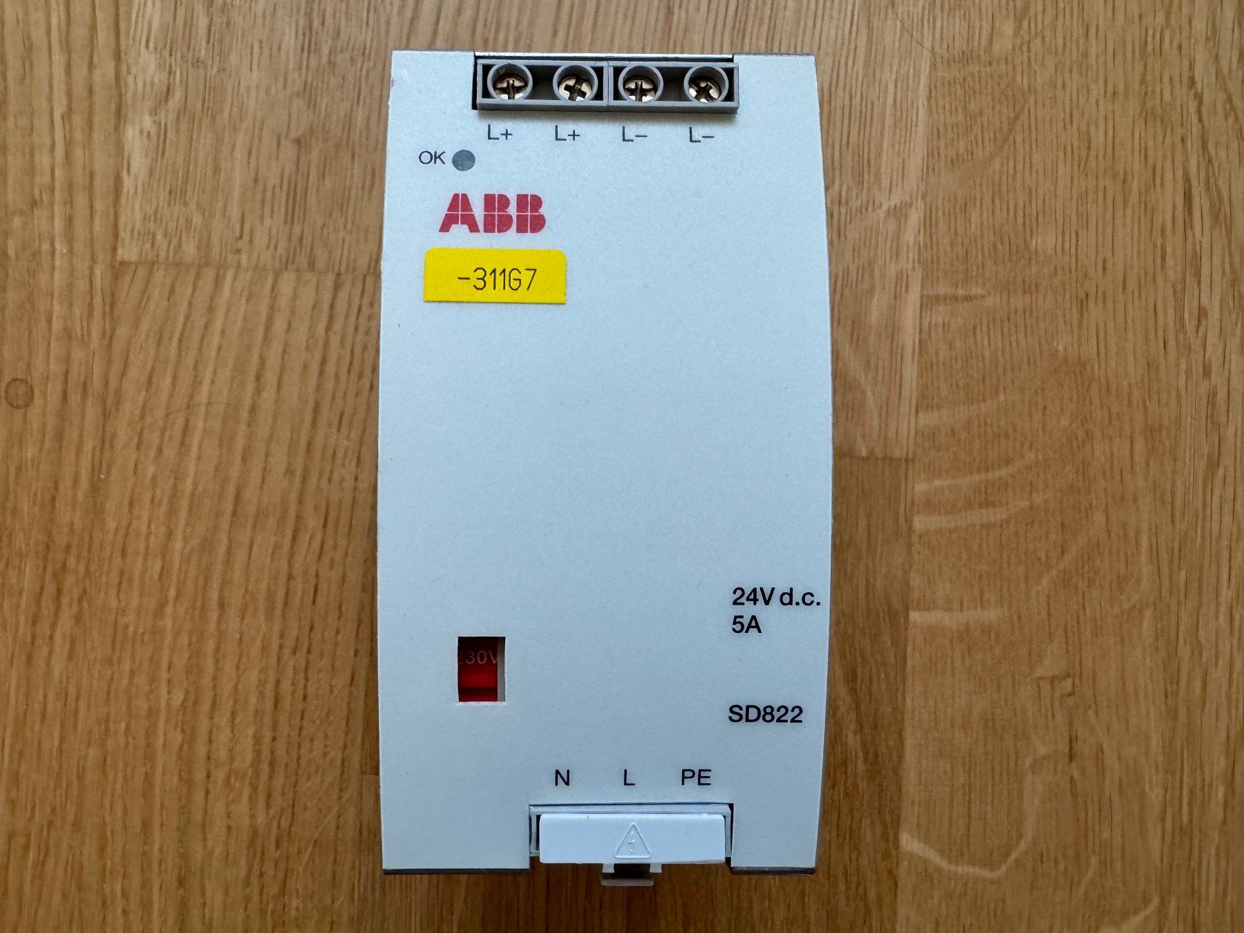 Siemens Componenti elettronici: ABB SL5.504 E137006 Power Supply 24V 5A SD822 – Usato da Trimbach venduto da ORTHOPORT