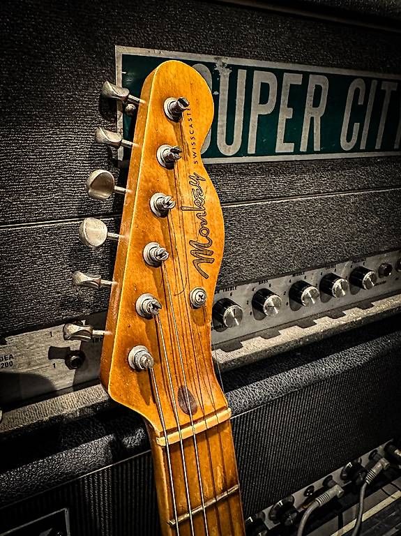 Strumenti musicali: Monkey Telecaster relic Daphne blue – Usato da Montreux venduto da Alligator-AMPS 7