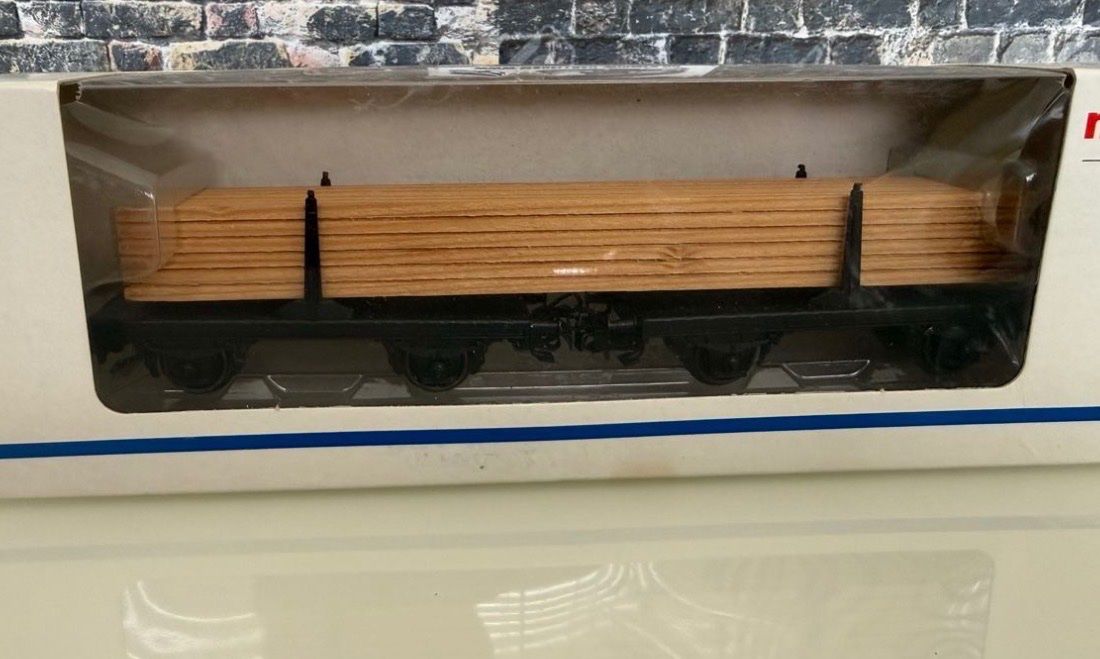 Märklin Modellini di ferrovie: Märklin Flachwagen HO – Nuovo (secondo la descrizione) da Altdorf UR venduto da mobauwidmer