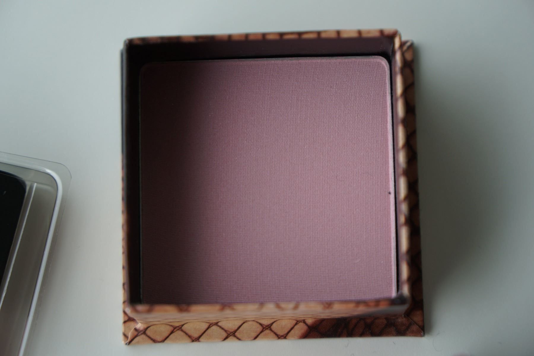 Make-up: Benefit thrrrob Powder Blush - Neu NP:49 – Nuovo e nell'imballaggio originale da Zürich venduto da sambaum 3