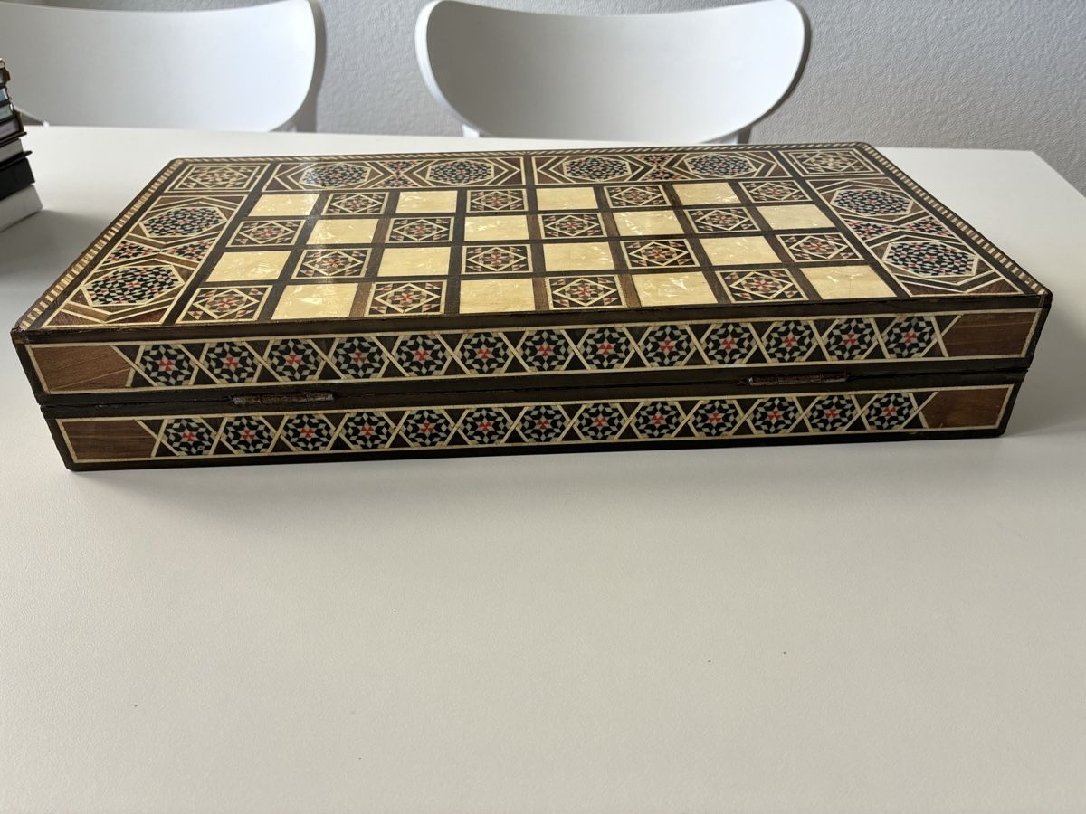 Jeux: Wunderschönes Backgammon- , Dame- und Schach-Spielbrett – D'occasion à Chur par Knokno199 3