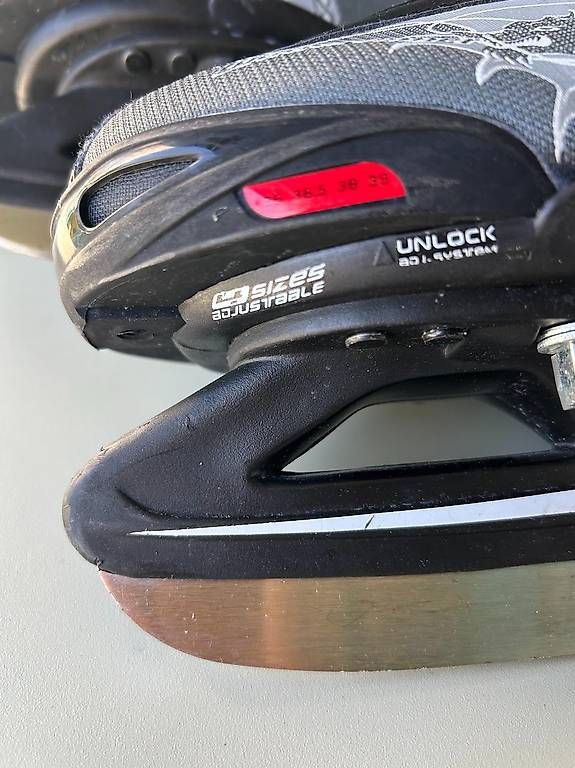 Pattini da ghiaccio: Schlittschuhe Bladerunner 35 bis 39 – Usato da Zürich venduto da Sharko 1