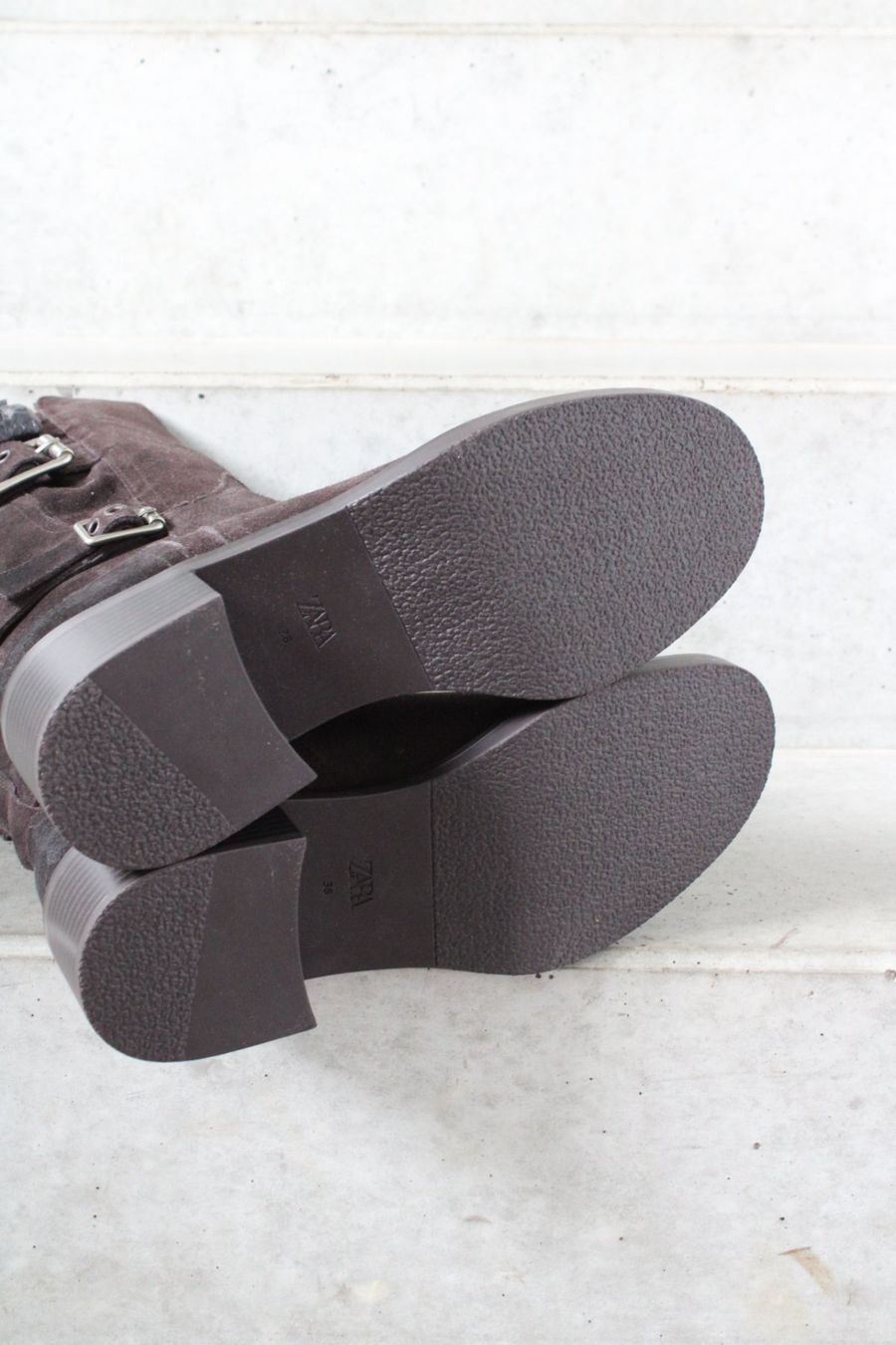 Zara Scarpe da donna: NEW Zara Buckled Split Suede Leather Boots – Nuovo e nell'imballaggio originale da St. Gallen venduto da look-twice 7