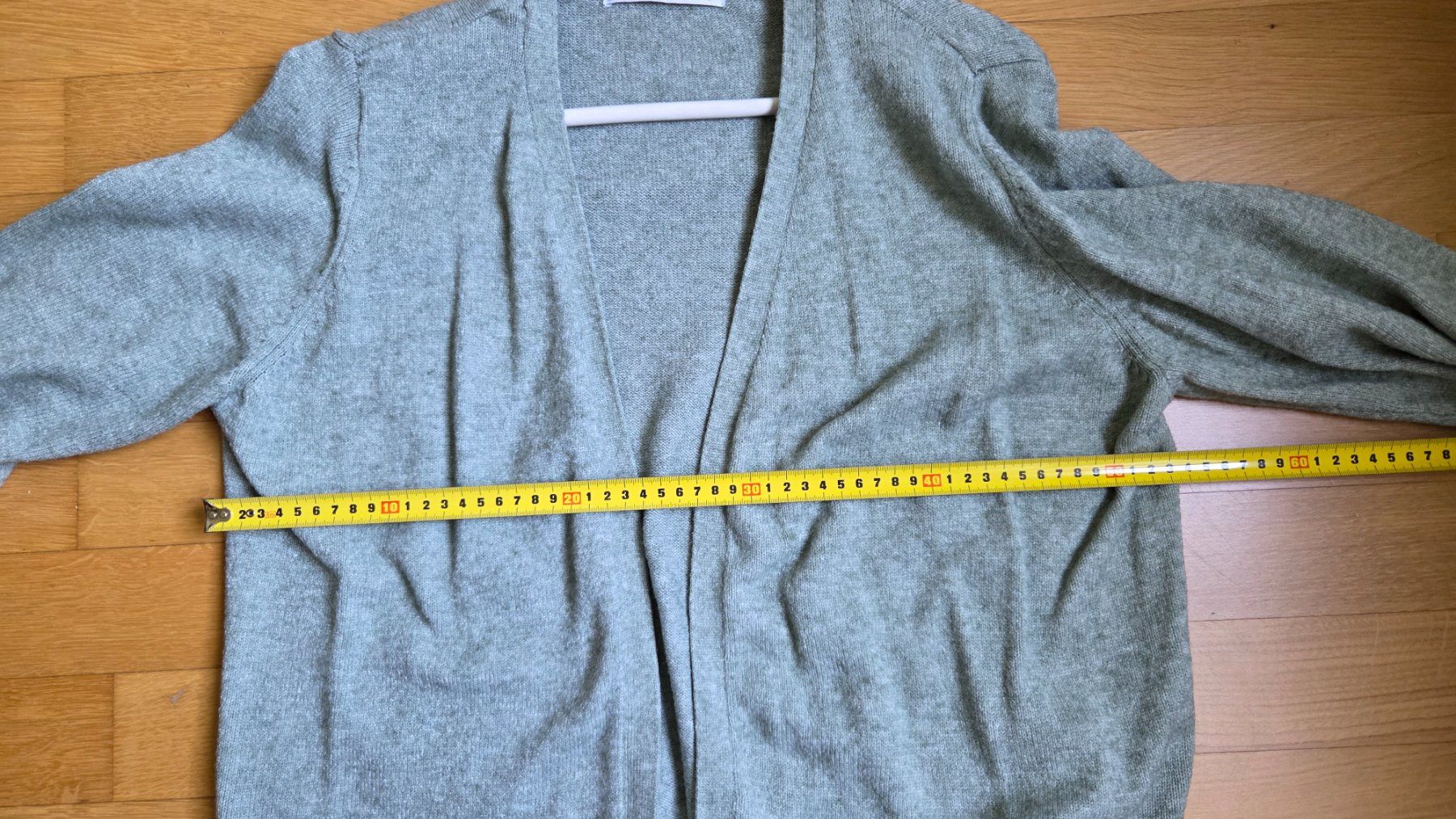 Only Giacche: Gemütliche Strickjacke Farbe Salbei, XL – Usato da Fislisbach venduto da Maieriisli25 2