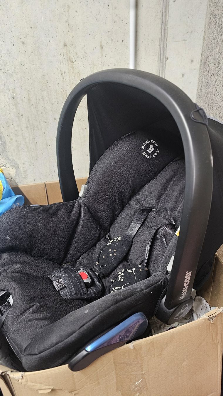 Maxi-Cosi Auto-Kindersitze: Maxi Cosi Baby Schale – Gebraucht aus Sennhof von Sophia0503