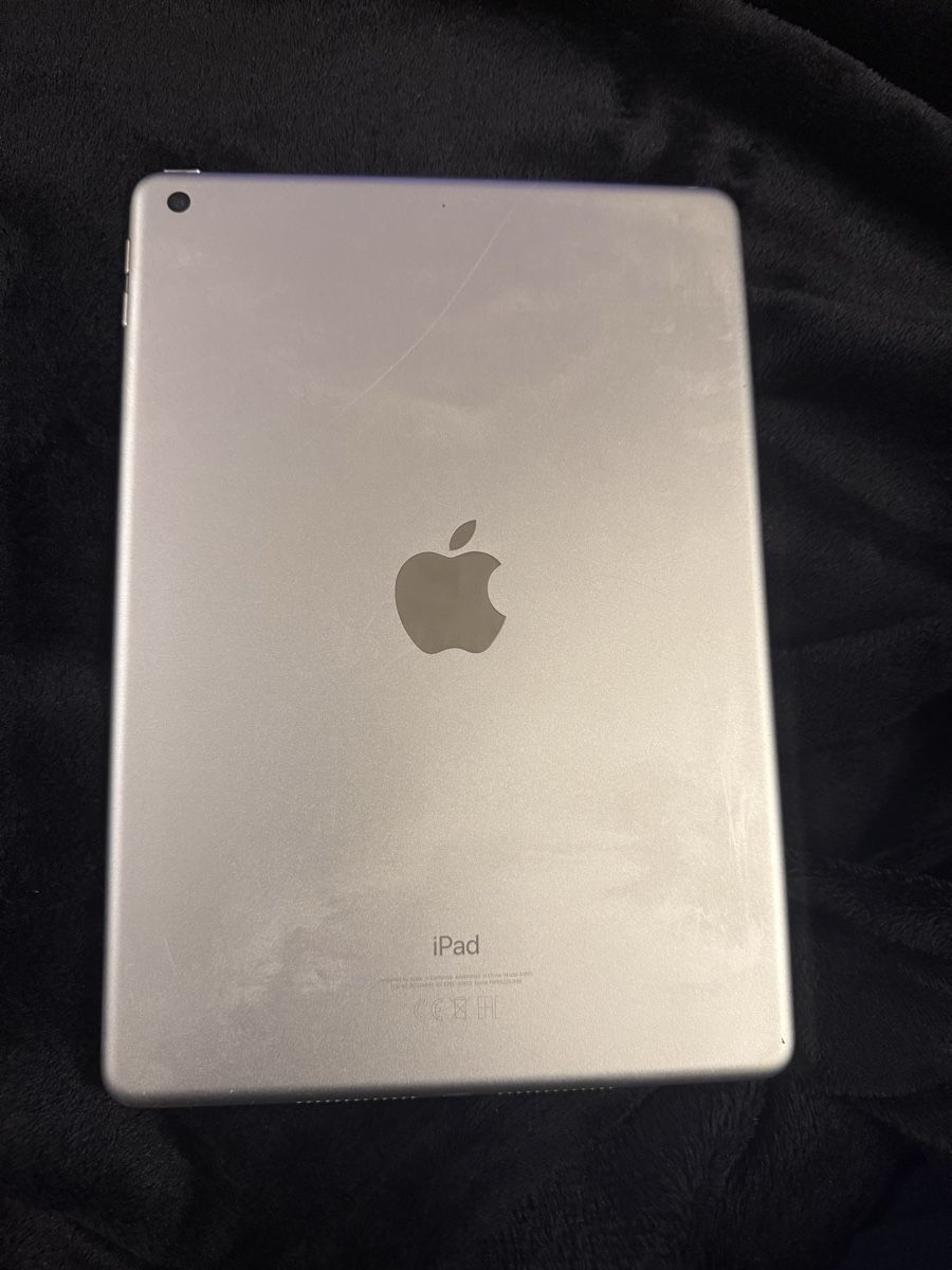 Apple Tablet PC: iPad 6th Gen, 32 GB – Usato da Moosseedorf venduto da ram_c65w 3