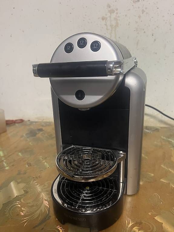 Machines à café & Machines à expresso: Nespreso Zenius. – D'occasion à Adliswil par Claris02 1