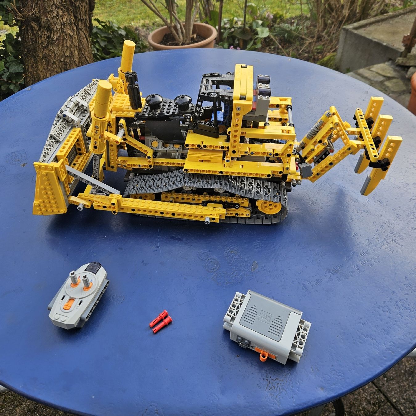 Lego Jeux de construction: LEGO Technic Bulldozer 8275 – D'occasion à Zürich par Moneymatters 3