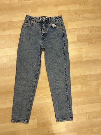 Zara Jeans Gr. 36, light blue, straight leg, top Zust