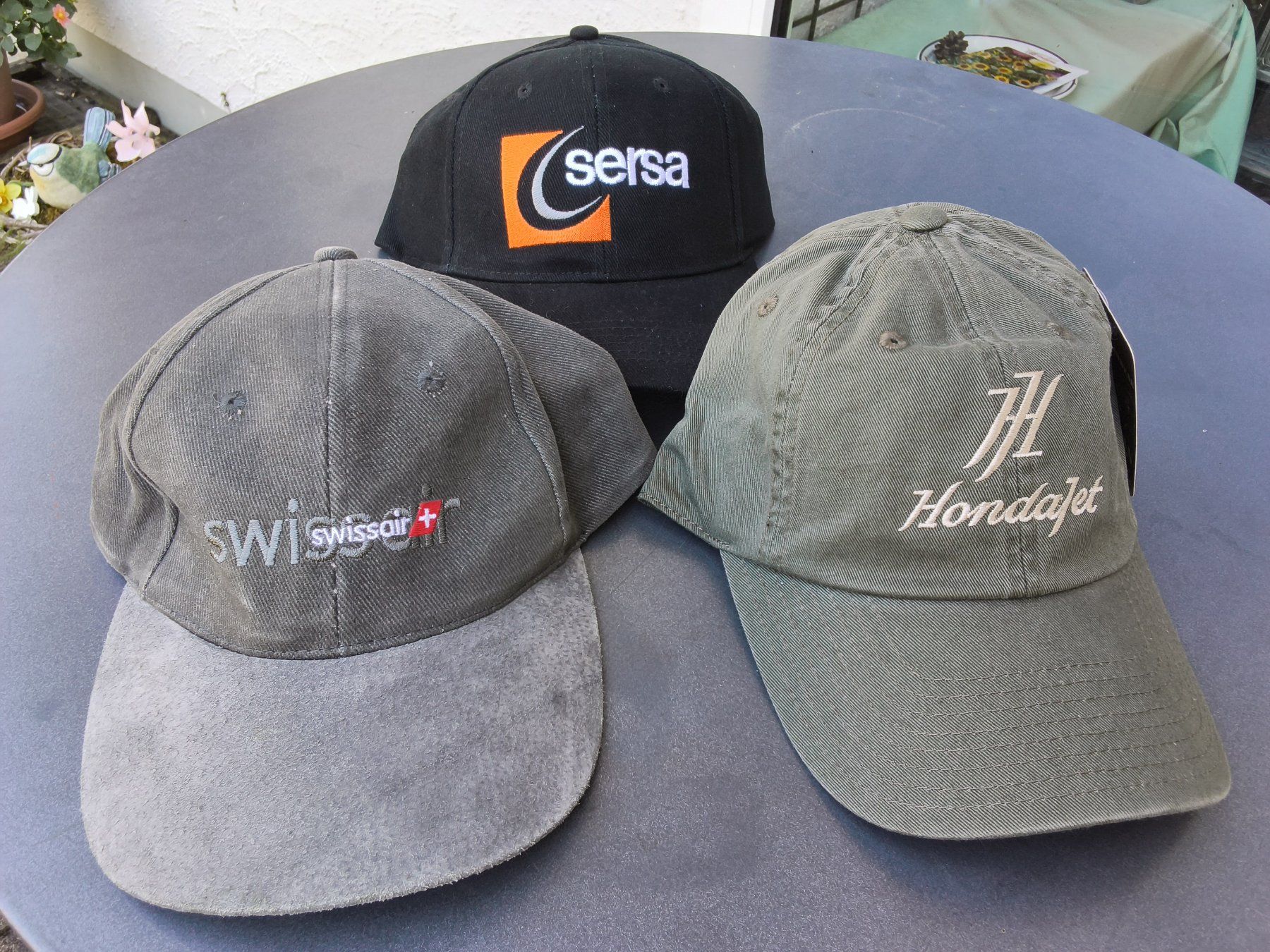 Chapeaux, bonnets & casquettes: 3er Set caps swissair, sersa, hondajet – Neuf (Voir description) à Hallau par histoiremerveilleuse 1