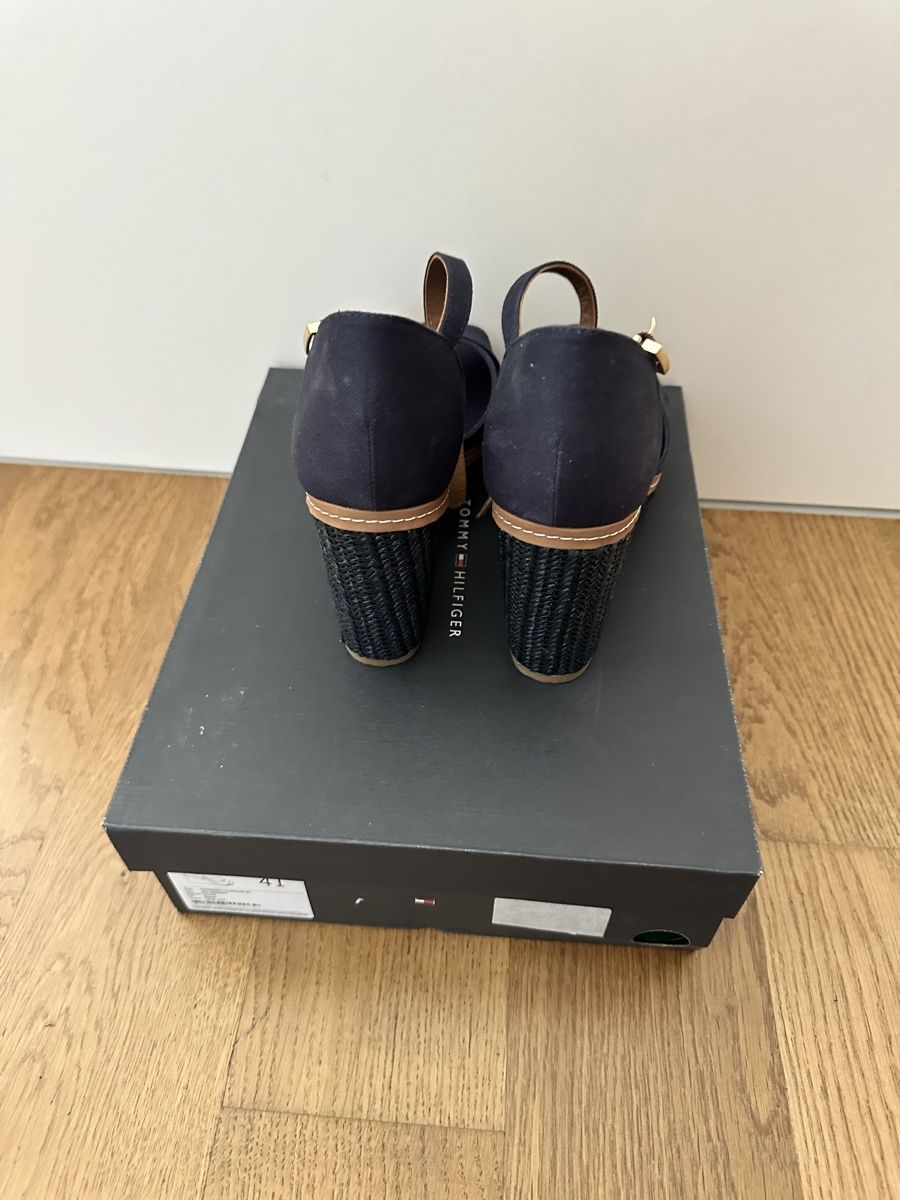 Tommy Hilfiger Scarpe da donna: Tommy Hilfiger Keilsandaletten – Nuovo (secondo la descrizione) da Selzach venduto da Mperformance83 3