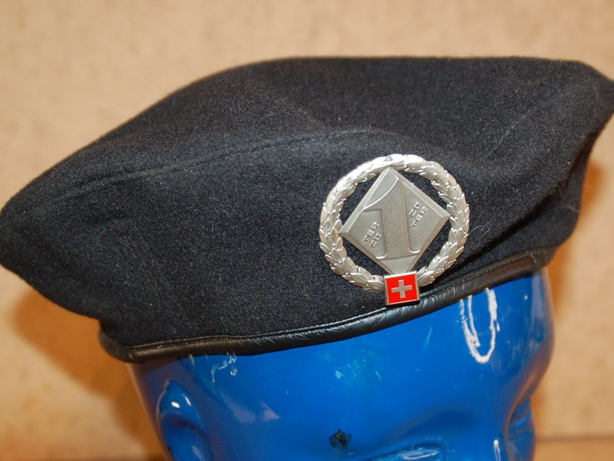 Schweizer Armee Uniformen: Schweizer Armee Béret – Gebraucht aus Magden von Hornet2 3