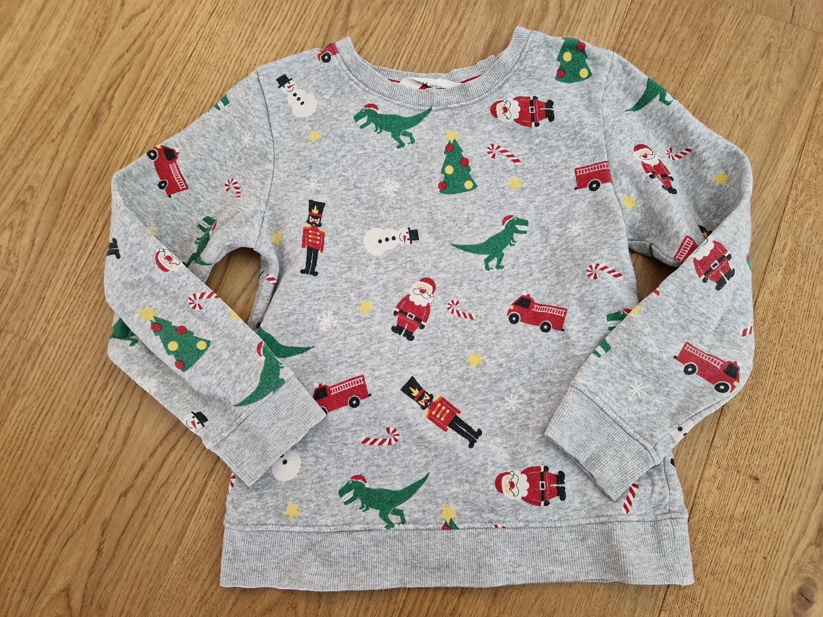 H&M Pullover & Sweatshirts: Pullover Gr. 122/128 Christmas – Gebraucht aus Davos-Dorf von Bpelikan