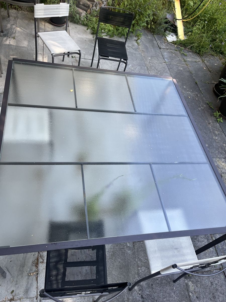 Tables: Gartentisch Glas mit Metallrahmen – D'occasion à Seuzach par Pasc_fr 1