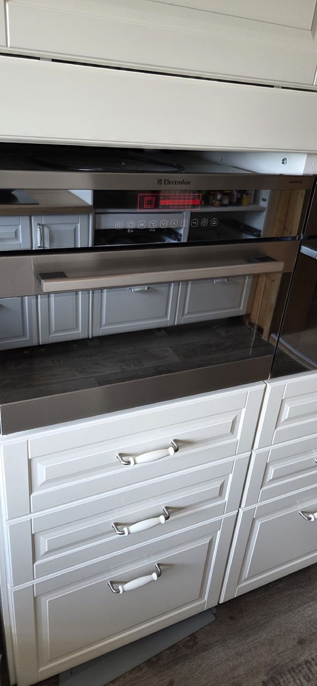 Electrolux Forni: Electrolux Einbau Backofen mit Mikrowelle Euro EB4SL90CN – Usato da Zezikon venduto da Albula390