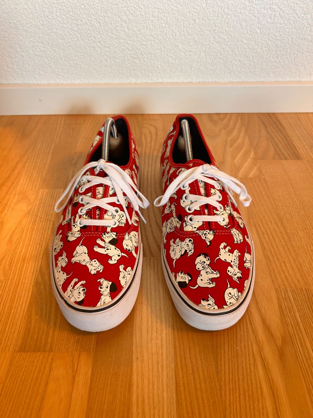 Vans Scarpe da uomo: Vans x Disney 101 Dalmatiner - Gr. 46 – Nuovo (secondo la descrizione) da Brüttisellen venduto da ThommyK