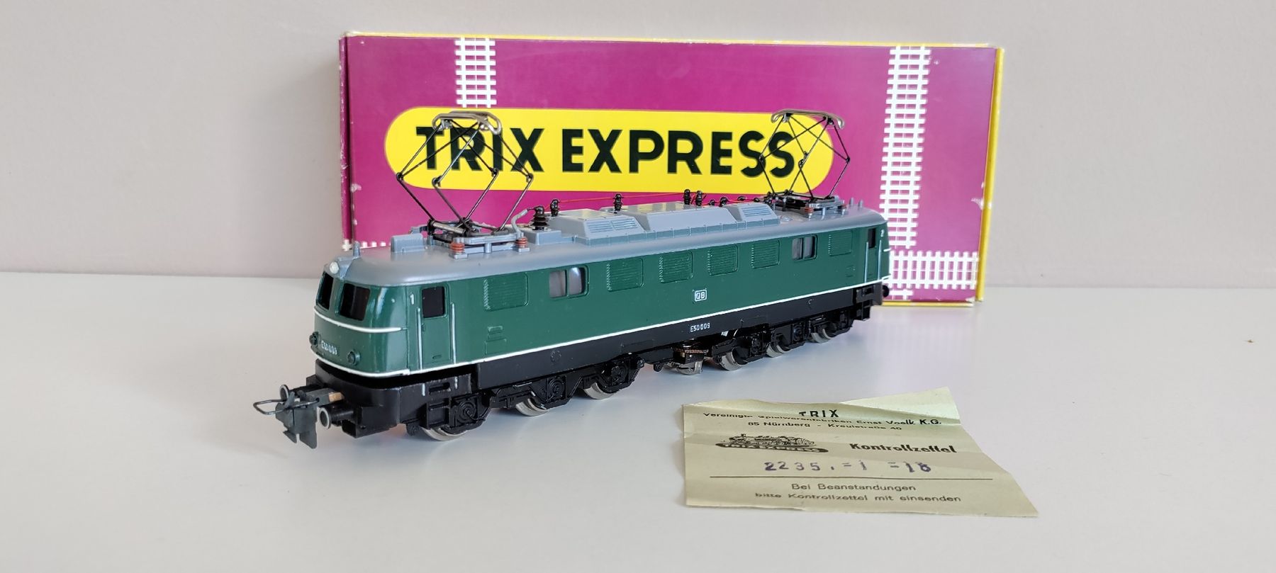 Trix Modelleisenbahnen: Trix-Express H0-E-Lokomotive"BR·E50·009"|Art.2235|inkl.OVP – Gebraucht aus Boswil von MAF_952
