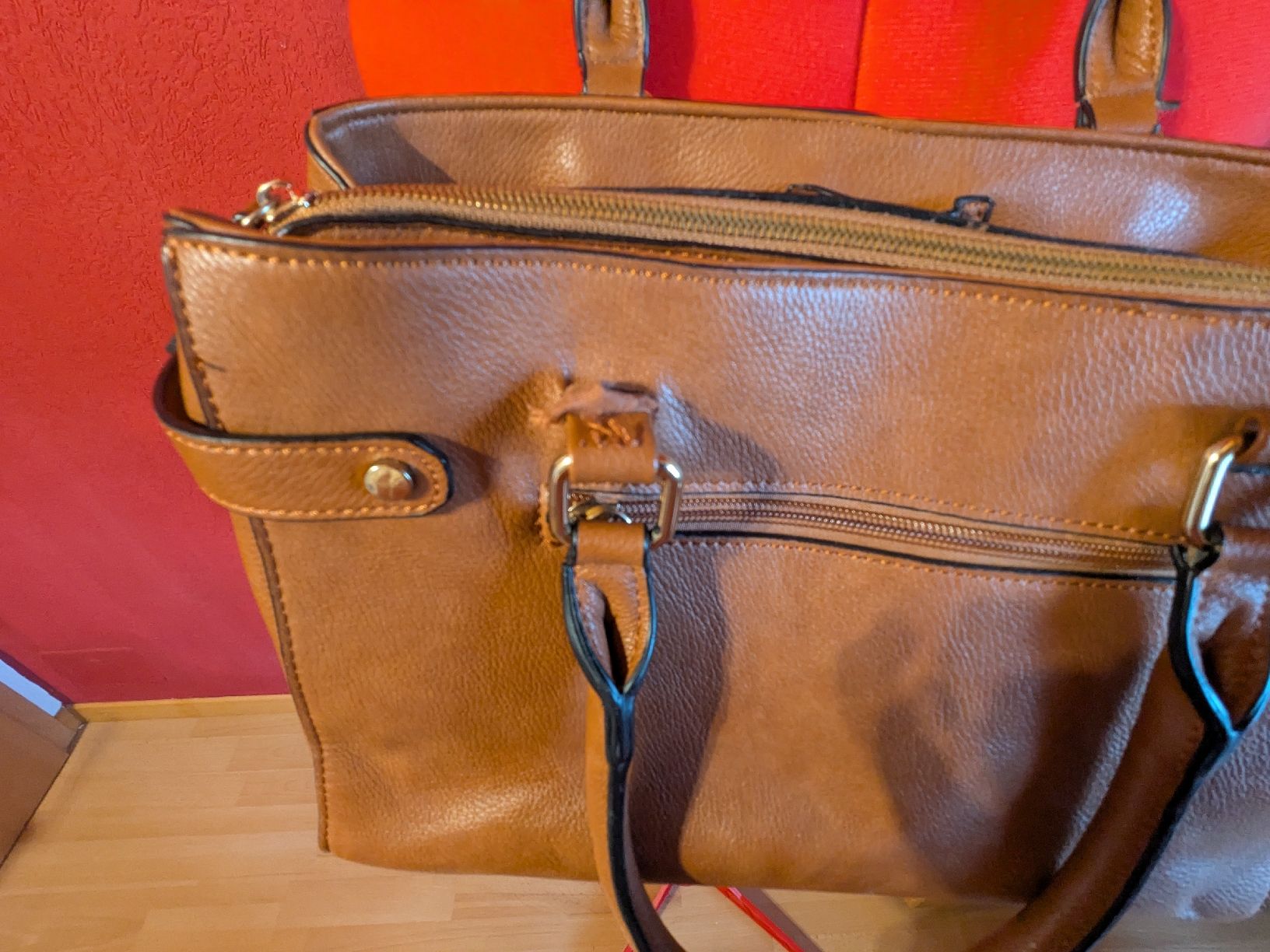 Manor Sacs femmes: sac à main cuir – D'occasion à Vionnaz par MarinaMGB 5