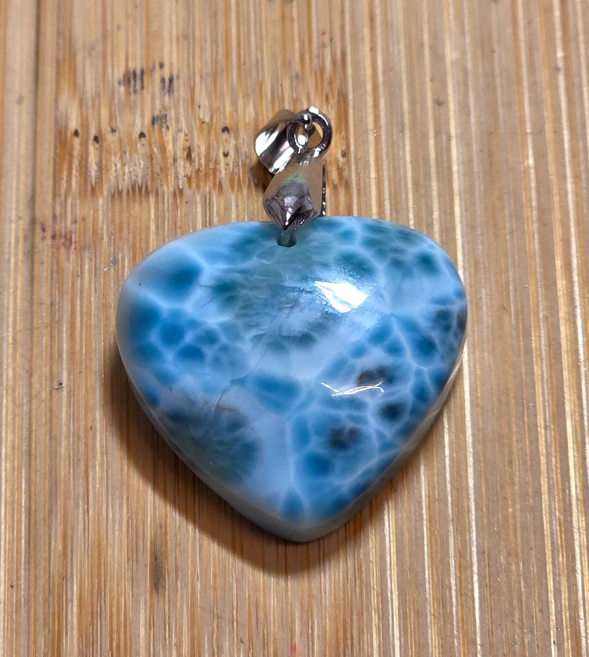 Minerali & Pietre curative: Larimar Herz Anhänger mit Metallöse – Nuovo e nell'imballaggio originale da Matzingen venduto da Shay_Crystalz