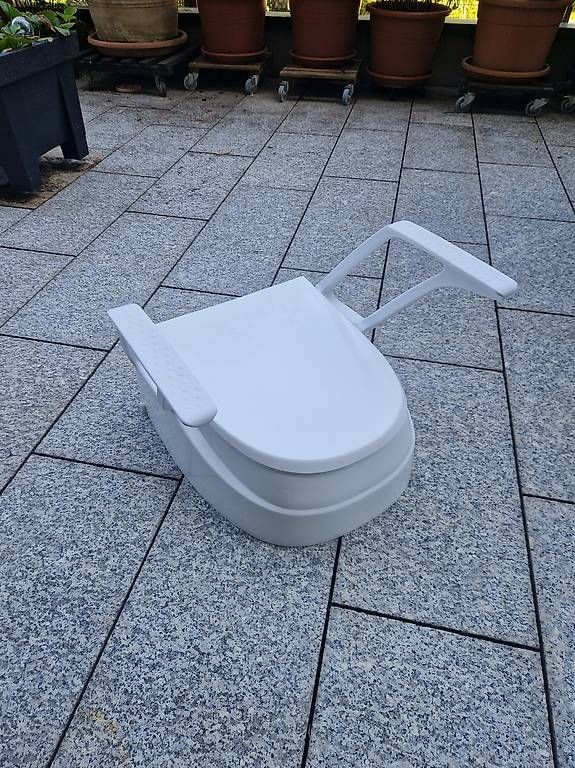 WC: Rialzo WC DIETZ SmartFix con braccioli regolabile – Gebraucht aus Losone von Boeder1 1