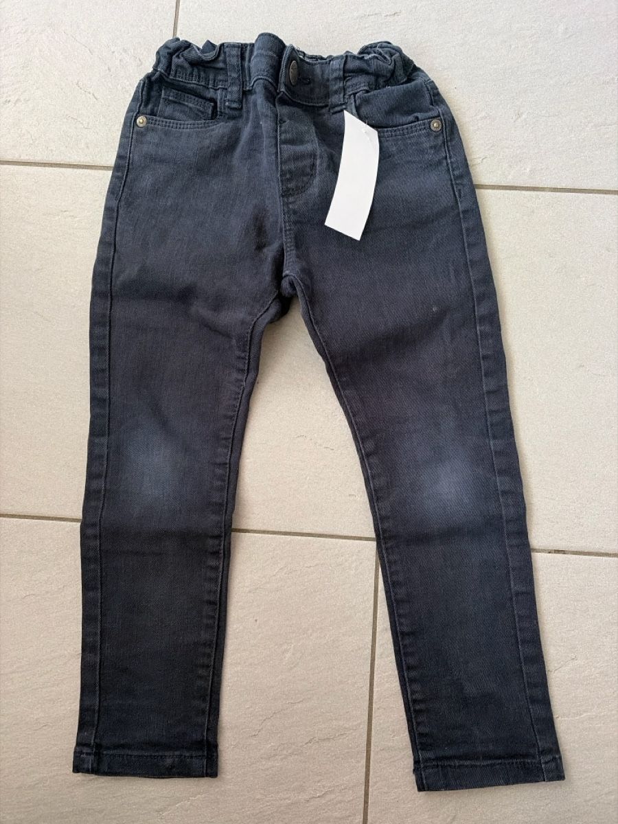 Pantaloni: Jeans 110 – Usato da Muhen venduto da melonut04