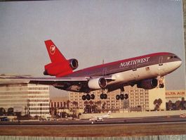 Northwest (USA) DC-10-30 N225NW