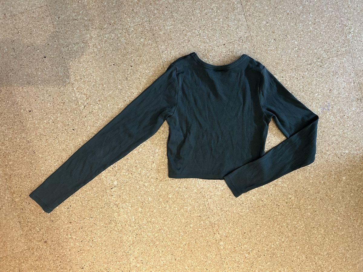 T-shirt: grünes longsleeve – Usato da Schmitten FR venduto da let_k9yc 1