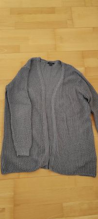 Graue Strickjacke lang