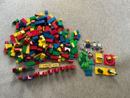 Holzbausteine Set mit Figuren und Fahrzeugen ,bunt gebraucht