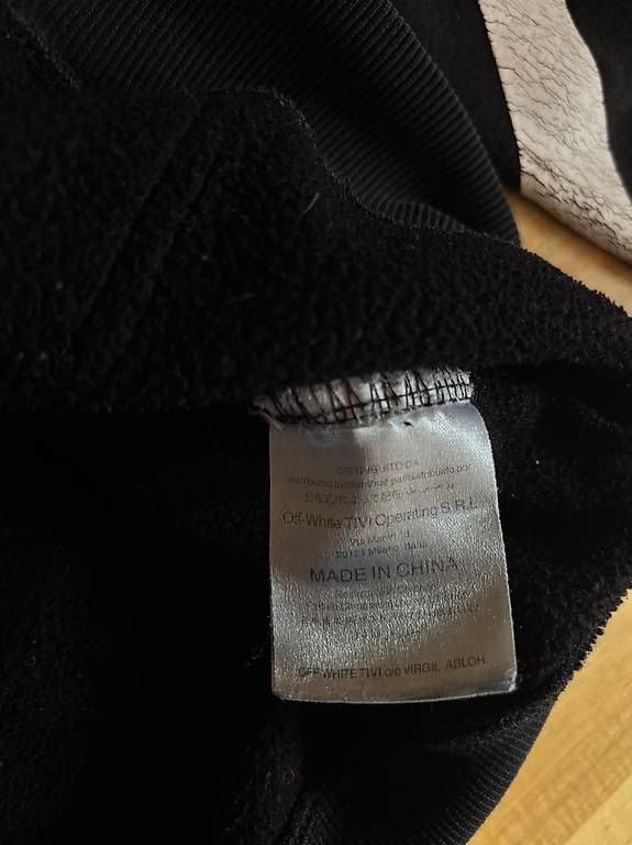 Pullover & Sweatshirts: OFF-White Hoody  – Gebraucht aus Wattenwil von flu_6v27 2