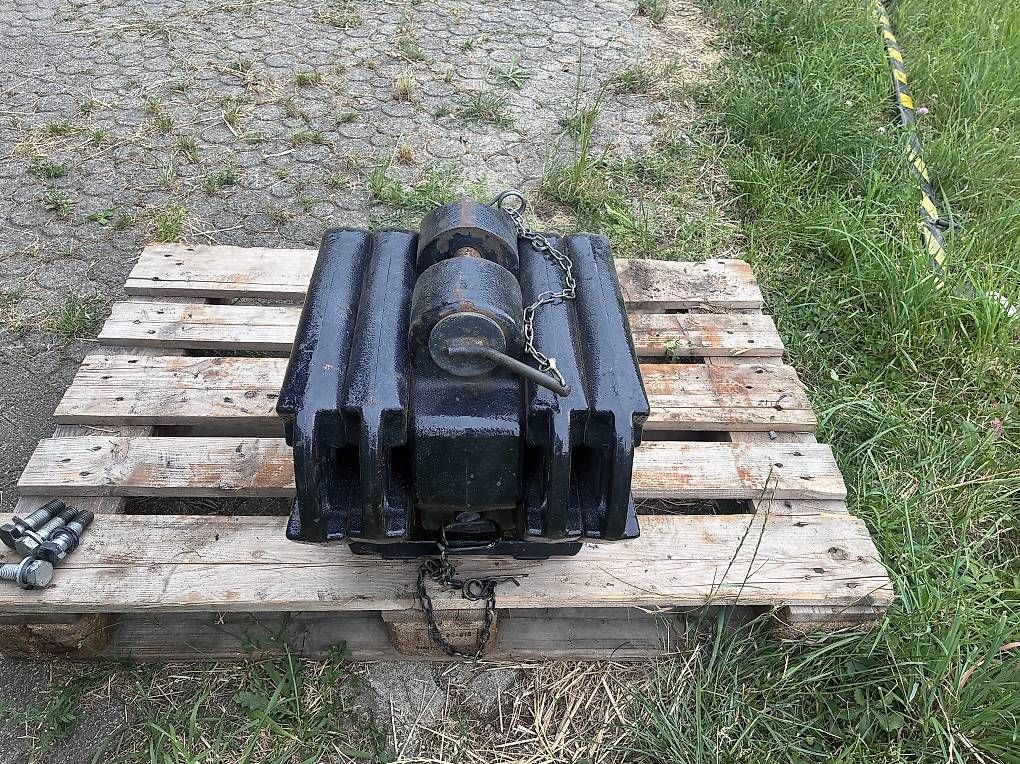 Tracteurs: Koffergewicht komplett 300kg – D'occasion à Unterägeri par Dittli03 1