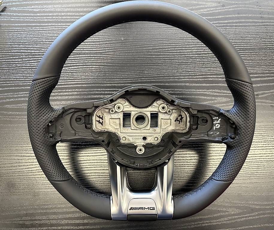 Tutti pezzi di ricambio auto: Volant Mercedes  – Usato da Denges venduto da ami_2yjk 2