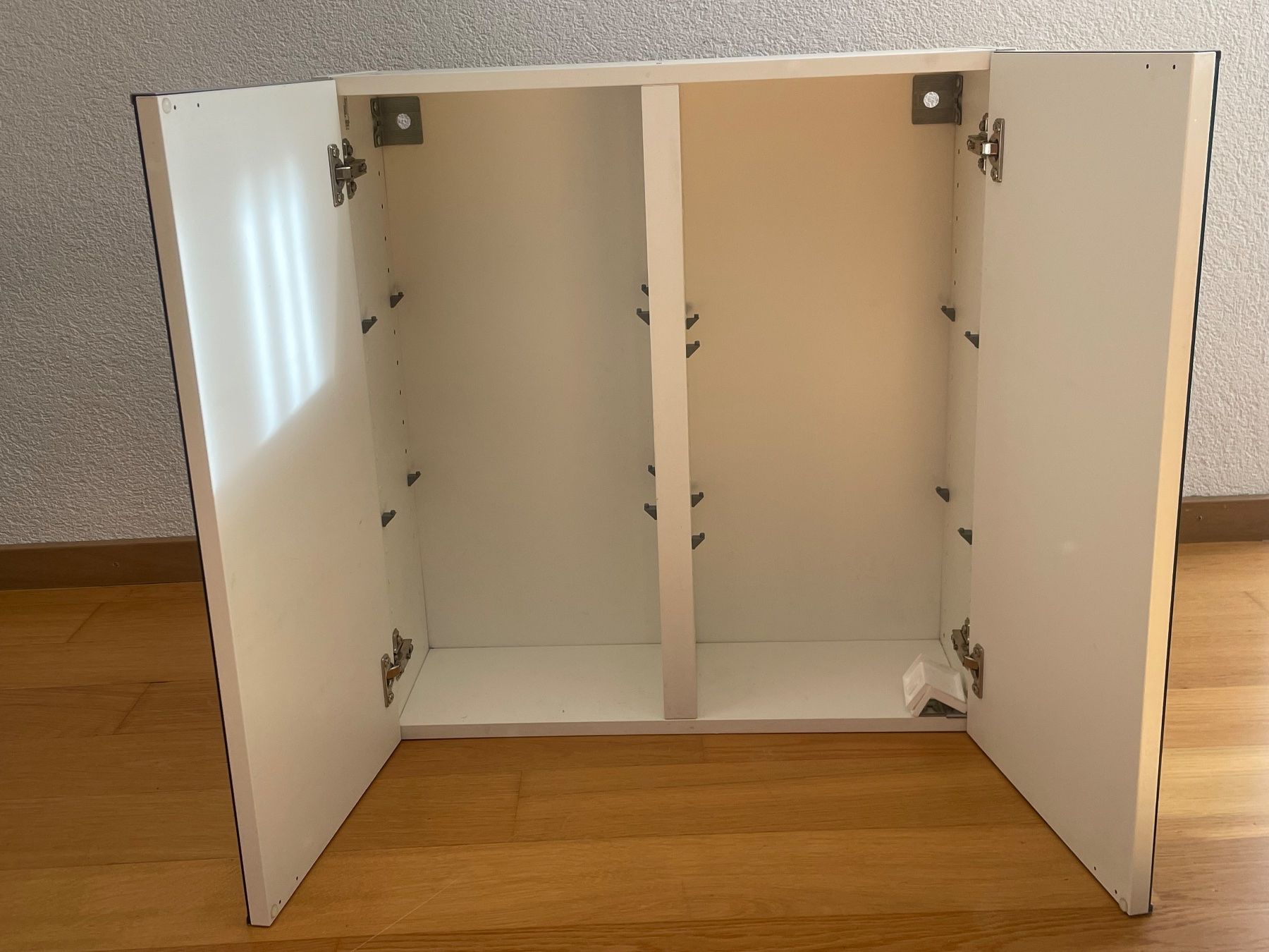 Armadietti a specchio: Badezimmerspiegelschrank – Usato da Adliswil venduto da miu_fnq6 3