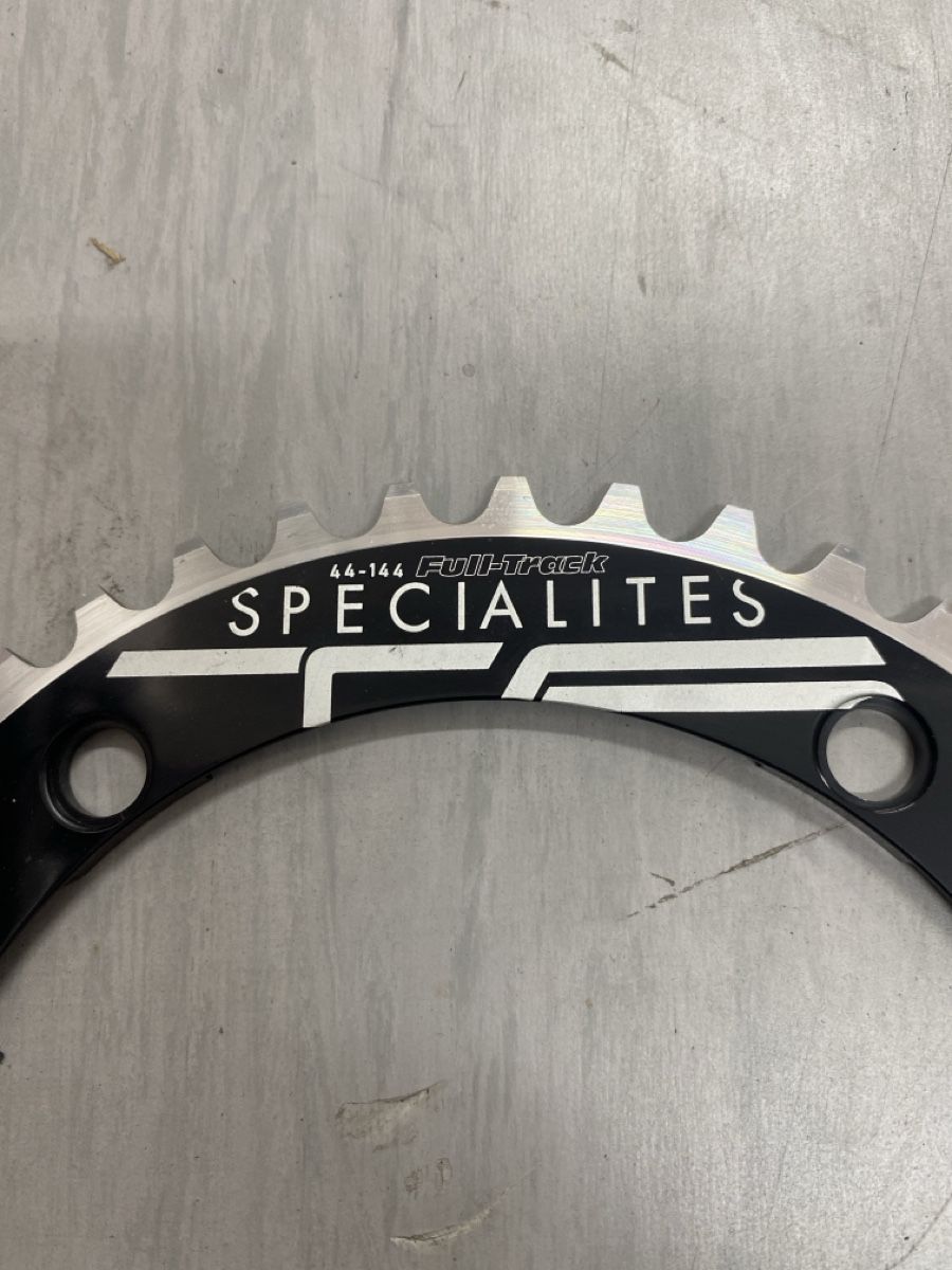 Pezzi di ricambio: SPECIALITES Kettenblatt 44T – Nuovo e nell'imballaggio originale da Bern venduto da TacTac_Cycling 1