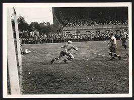 Fotografie Ansicht Berlin, Fussballspiel