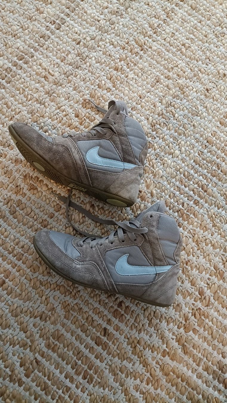 Chaussures femmes: Nike Greco Supreme EUR 38.5 - gebraucht – D'occasion à Dübendorf par Me_sa 1