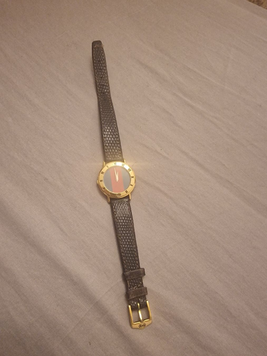 Gucci Montres: Gucci Uhr – D'occasion à Luzern par GondiTN 1