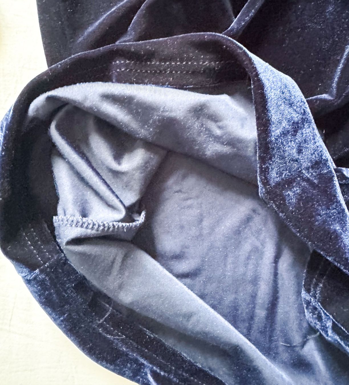 H&M Maglioni & Felpe: leichter Pullover elegant dunkelblau Plüsch – Usato da Biel/Bienne venduto da tim_pww5 7