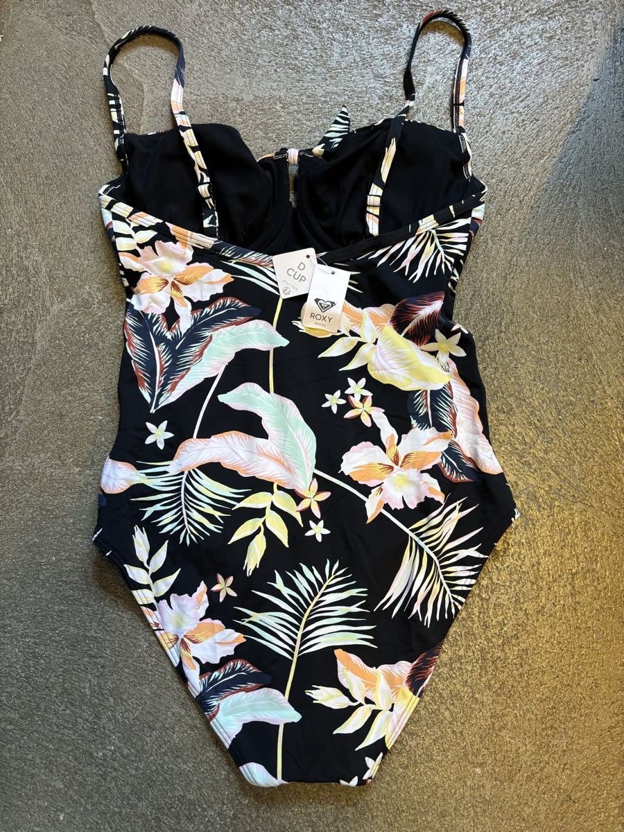 Roxy Costumi da bagno & Bikini: Maillot de bain Roxy Femmes Taille S – Nuovo e nell'imballaggio originale da Orbe venduto da D-stockFactory-Orbe 1