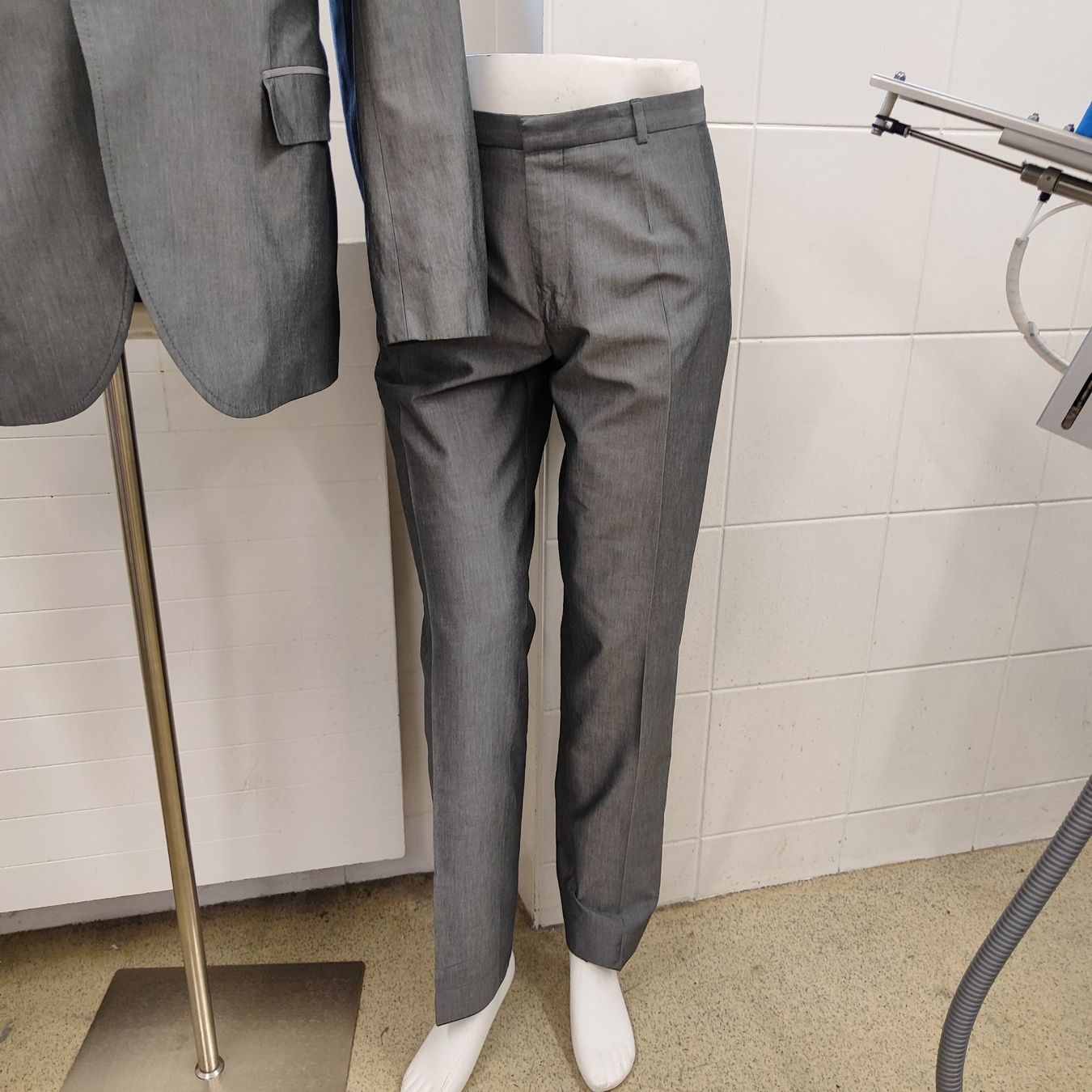 Hugo Boss Anzüge: Herren Boss Anzug GR 50 – Gebraucht aus Langnau am Albis von Judithsebi 8