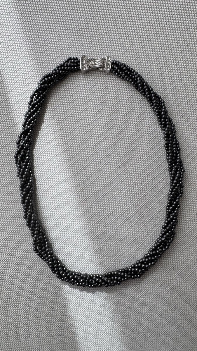 Catenine: Perlenkette mit Glitzer-Magnet Verschluss, elegant – Usato da HORGEN venduto da vladibarca10 2