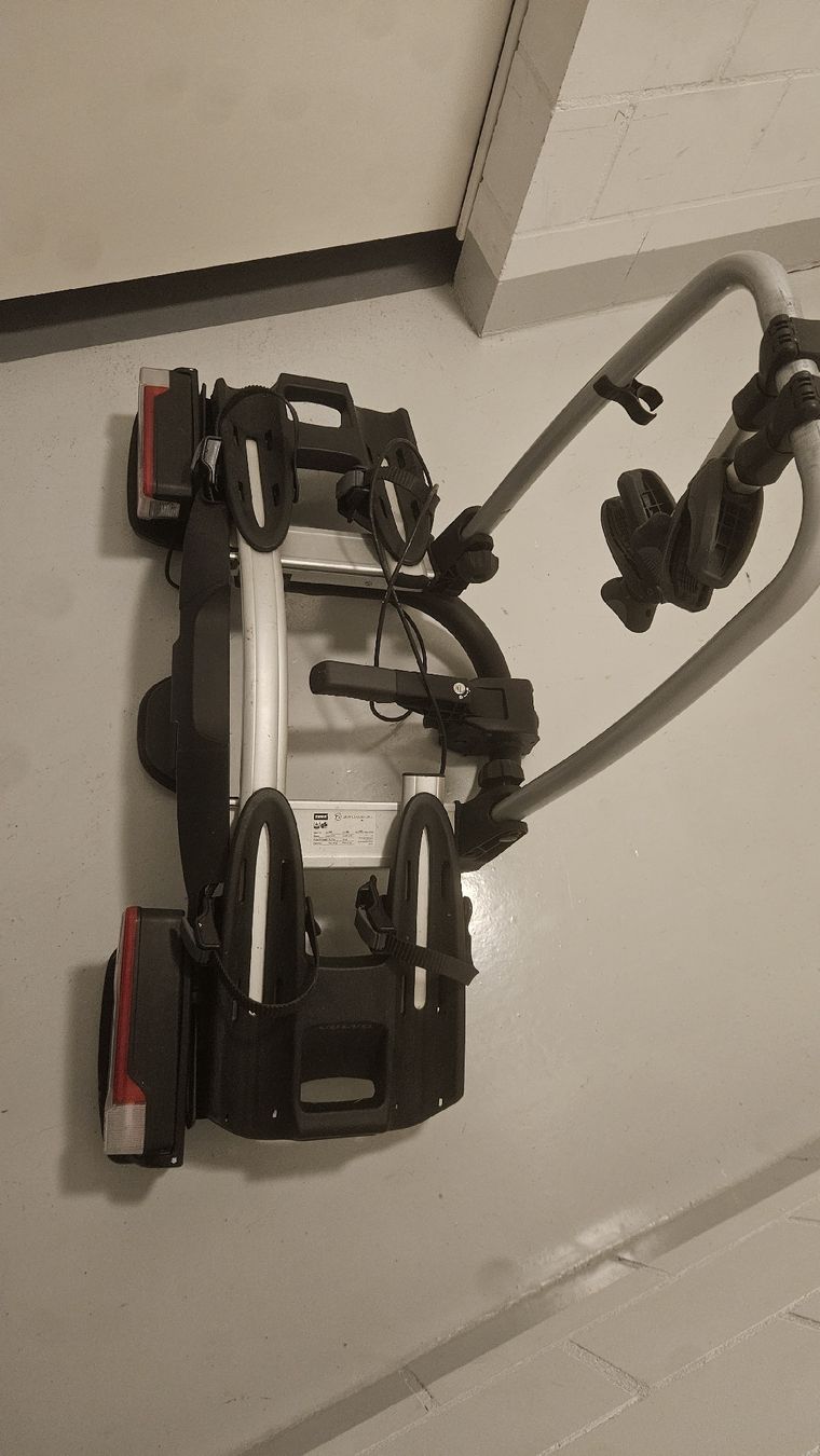Poutres: Thule Veloträger Volvo – D'occasion à Schüpfen par Butchcoolidge 1
