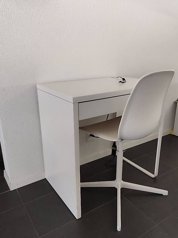 Scrivanie: Bureau+chaise – Usato da La Tour-de-Trême venduto da tur_9vtf