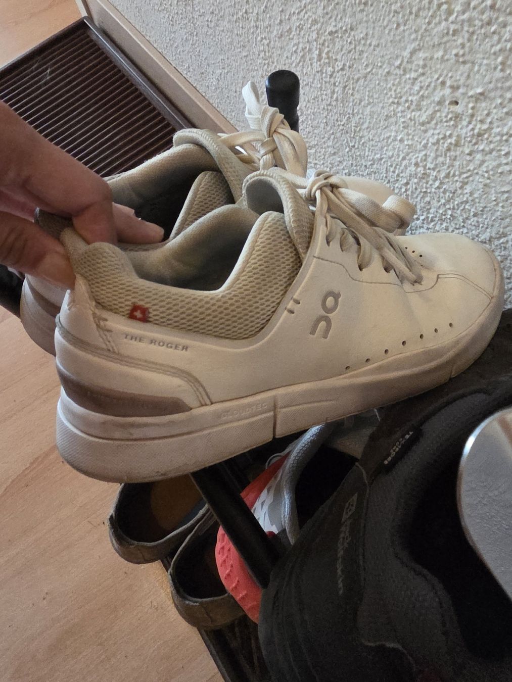 Lotti di vestiti: Kleider & Schuhe zu verkaufen – Usato da Lenzerheide/Lai venduto da Sandrapereira.p 7