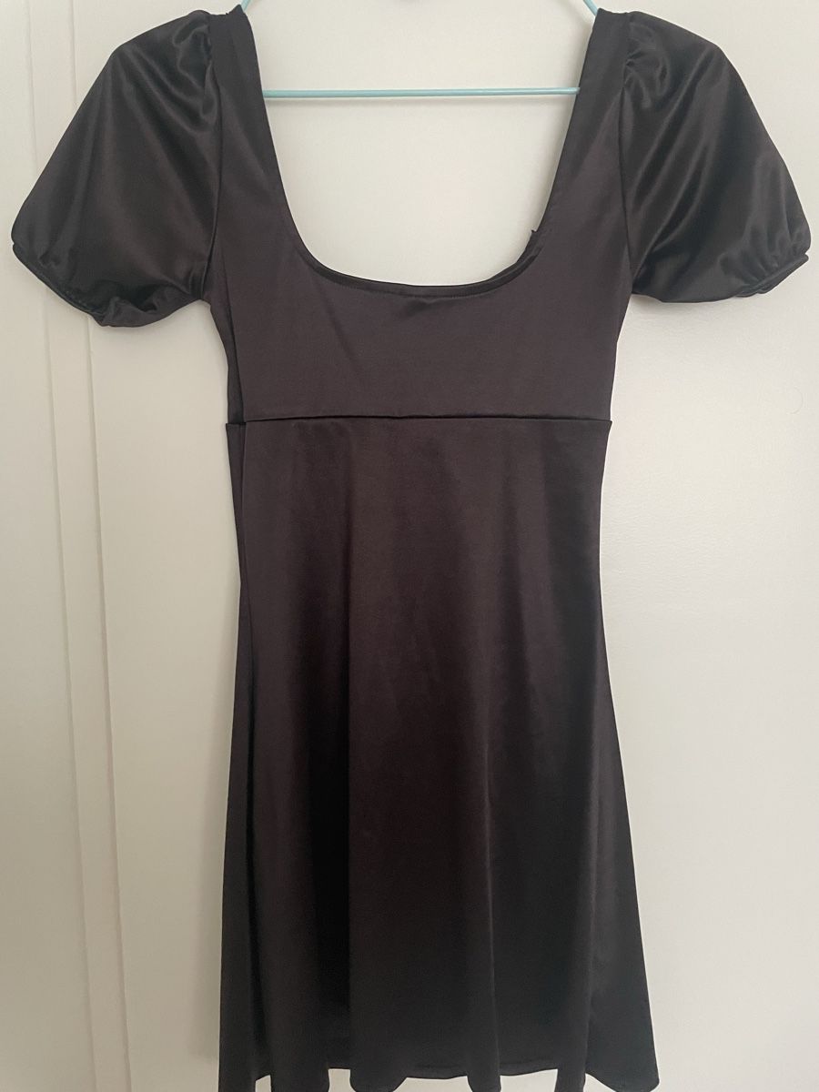 H&M Vestiti: Brown Satin Mini Dress. Size 36. – Usato da Zürich venduto da cha_l8t5 2