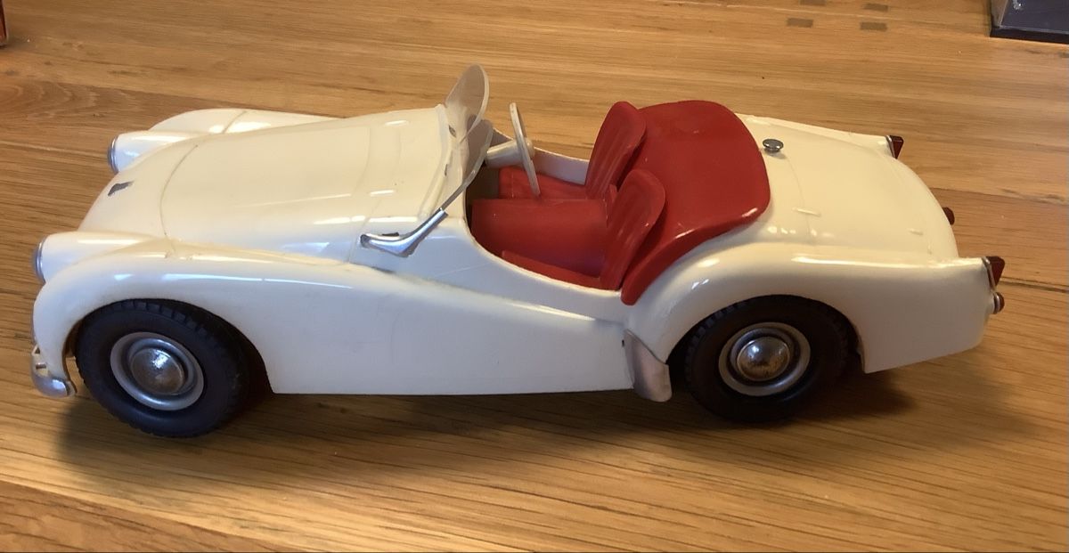 Triumph Modellini d'auto: Triumph TR2 Sports - Maßstab 1/18 – Usato da Theilingen venduto da TinaKr. 3