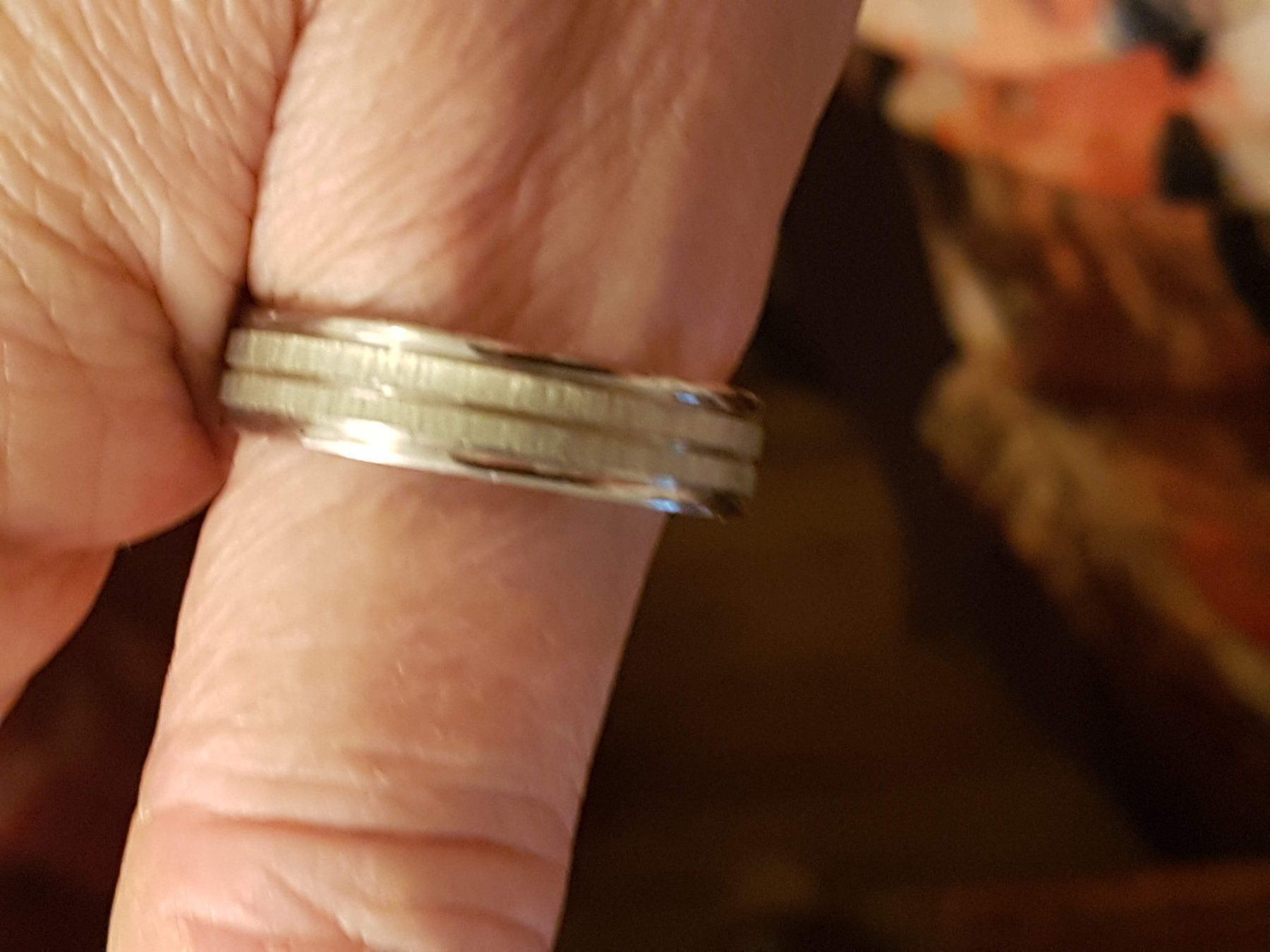 Anelli: Ring Edelstahl Gr. 21 gerillt matt/glänzend – Usato da Ettingen venduto da Maranathatalitha 4